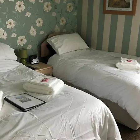 Willow Dene بيت ضيافة 2*